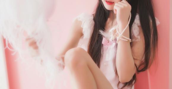 萝莉风COS 桜桃喵 –粉色浴缸