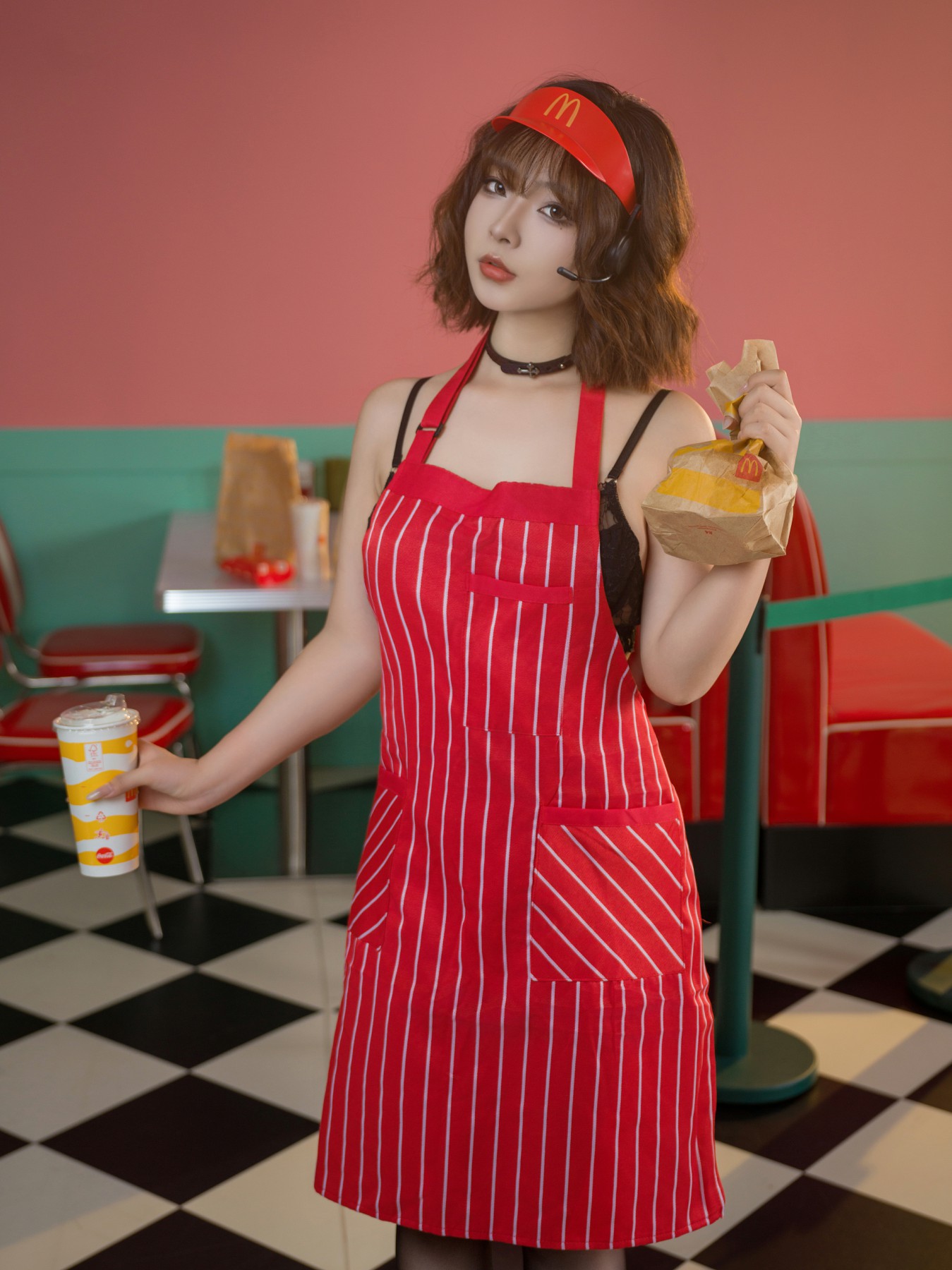 yuuhui玉汇 – 麦当劳的女服务员