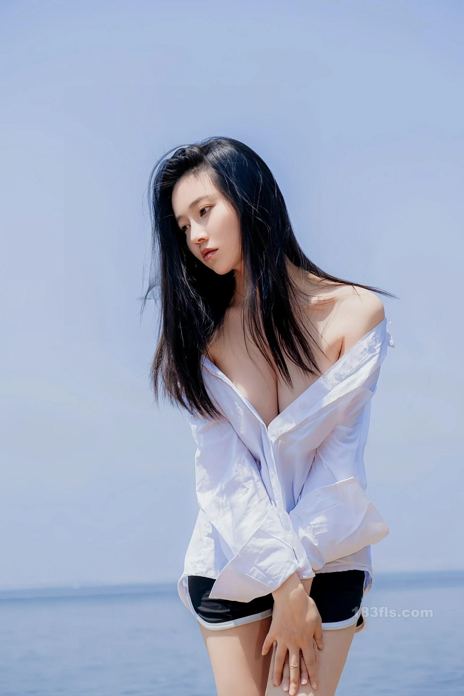 年年nnian - 白衬衫